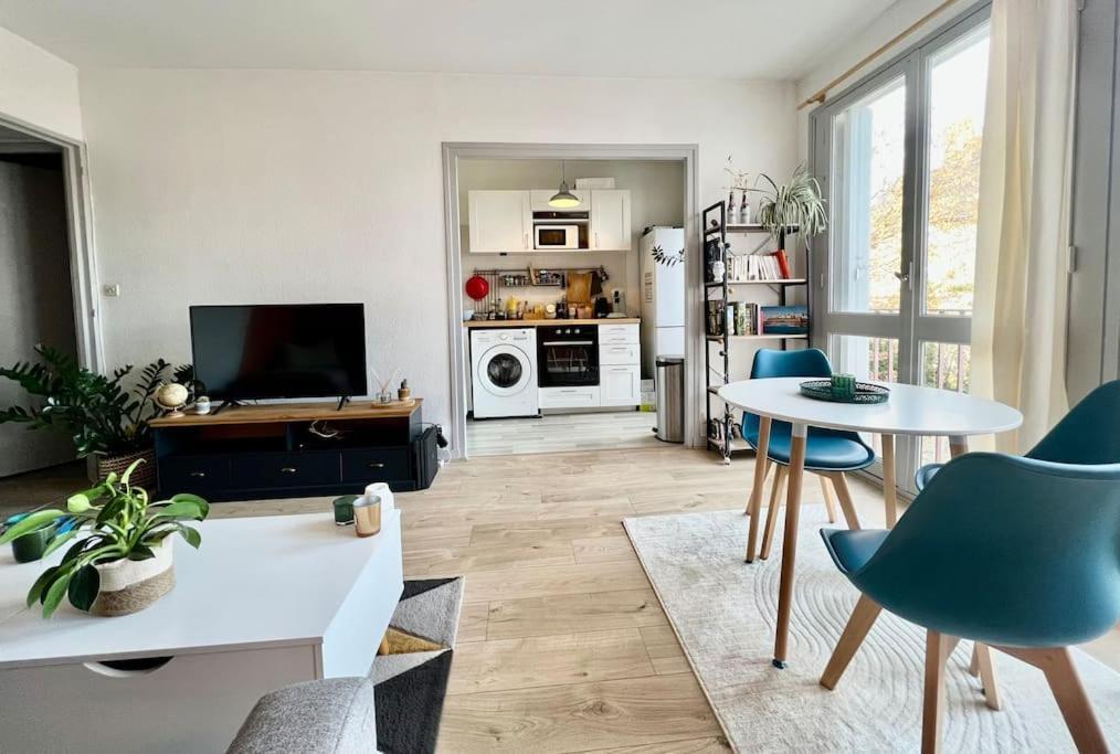 Apartamento Le P'Tit Anatole - Joli T2 Avec Parking Poitiers Exterior foto