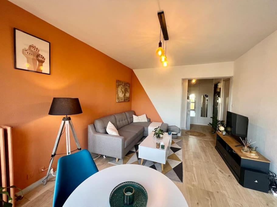 Apartamento Le P'Tit Anatole - Joli T2 Avec Parking Poitiers Exterior foto