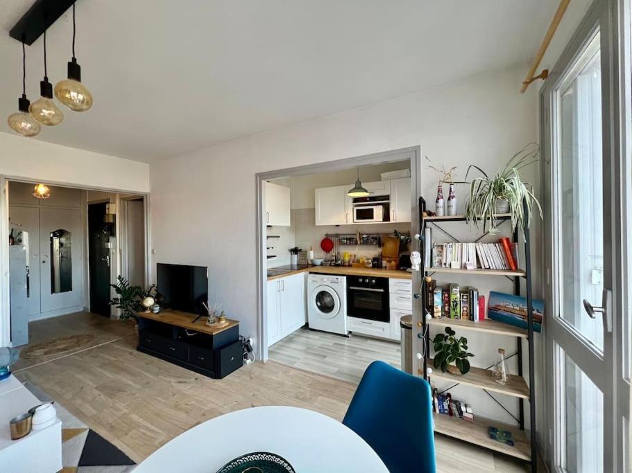 Apartamento Le P'Tit Anatole - Joli T2 Avec Parking Poitiers Exterior foto